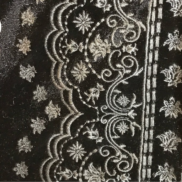 The Pioneer Woman Size XXXL Velour Top Babydoll Embroidered Tie Neck Black Tunic - Picture 5 of 10